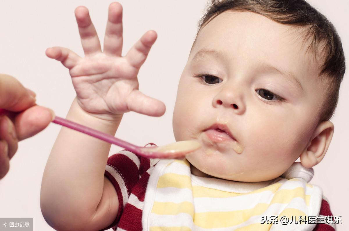 五个月大的宝宝可以吃鸡蛋黄吗？宝宝辅食添加与营养考量