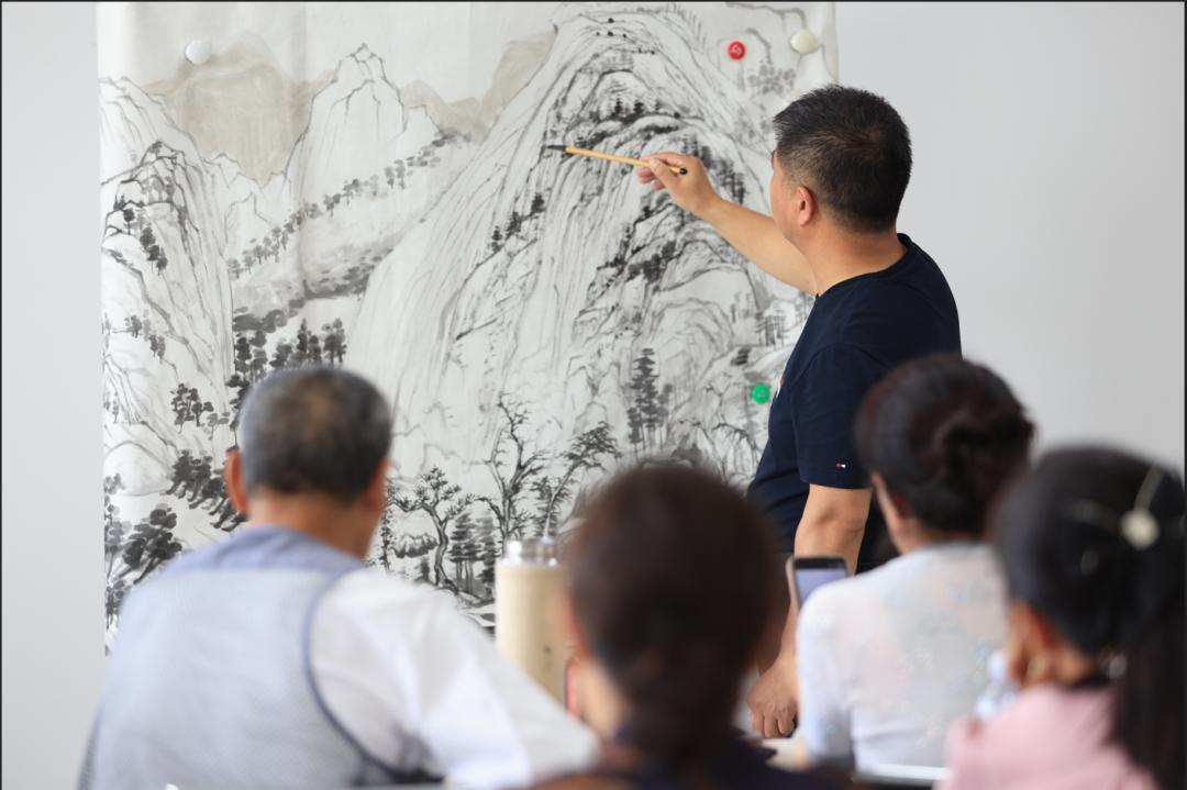 广东城艺控股有限公司，探索、创新与发展的企业典范